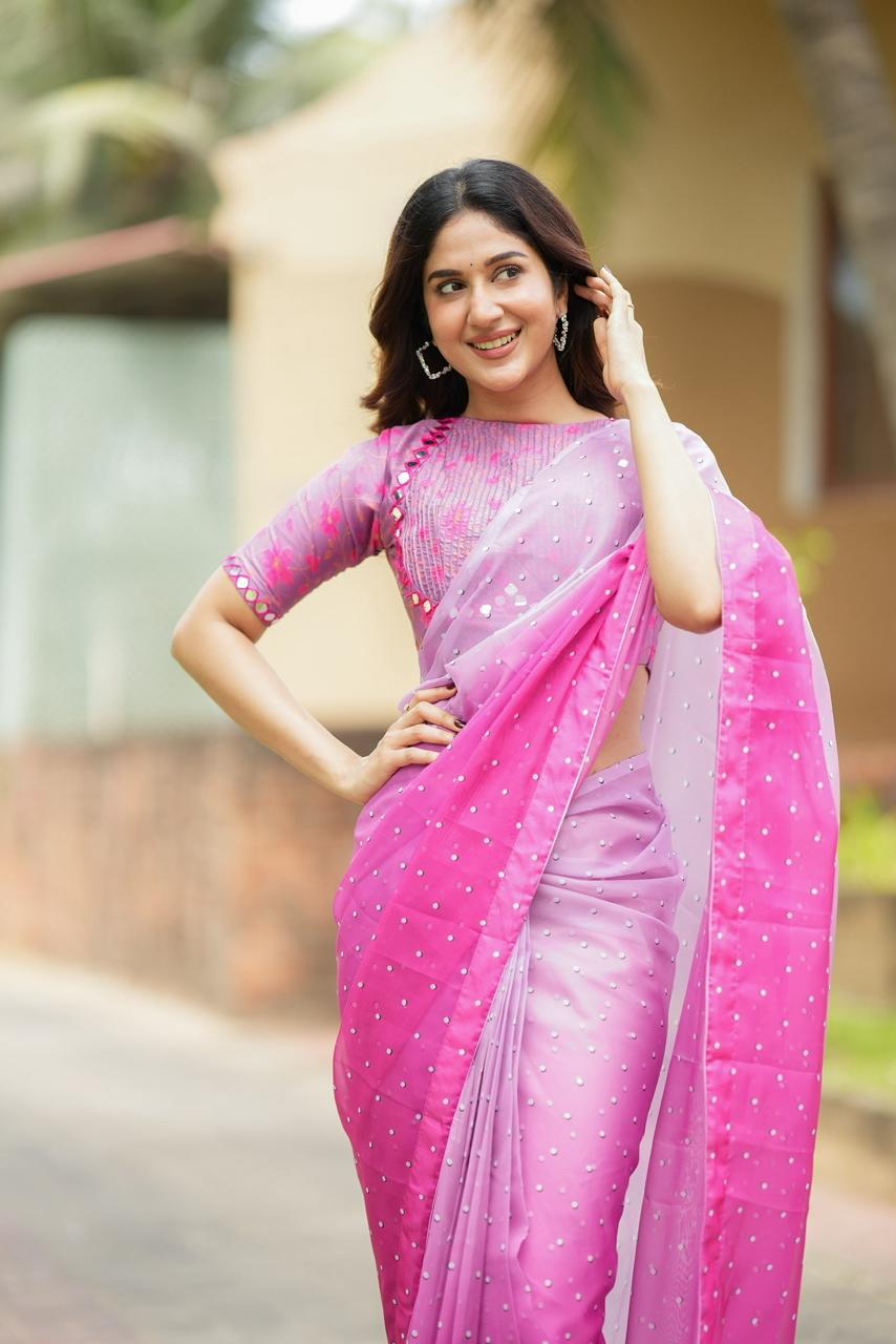 MIRA ROSELLE- BLOOM EDIT