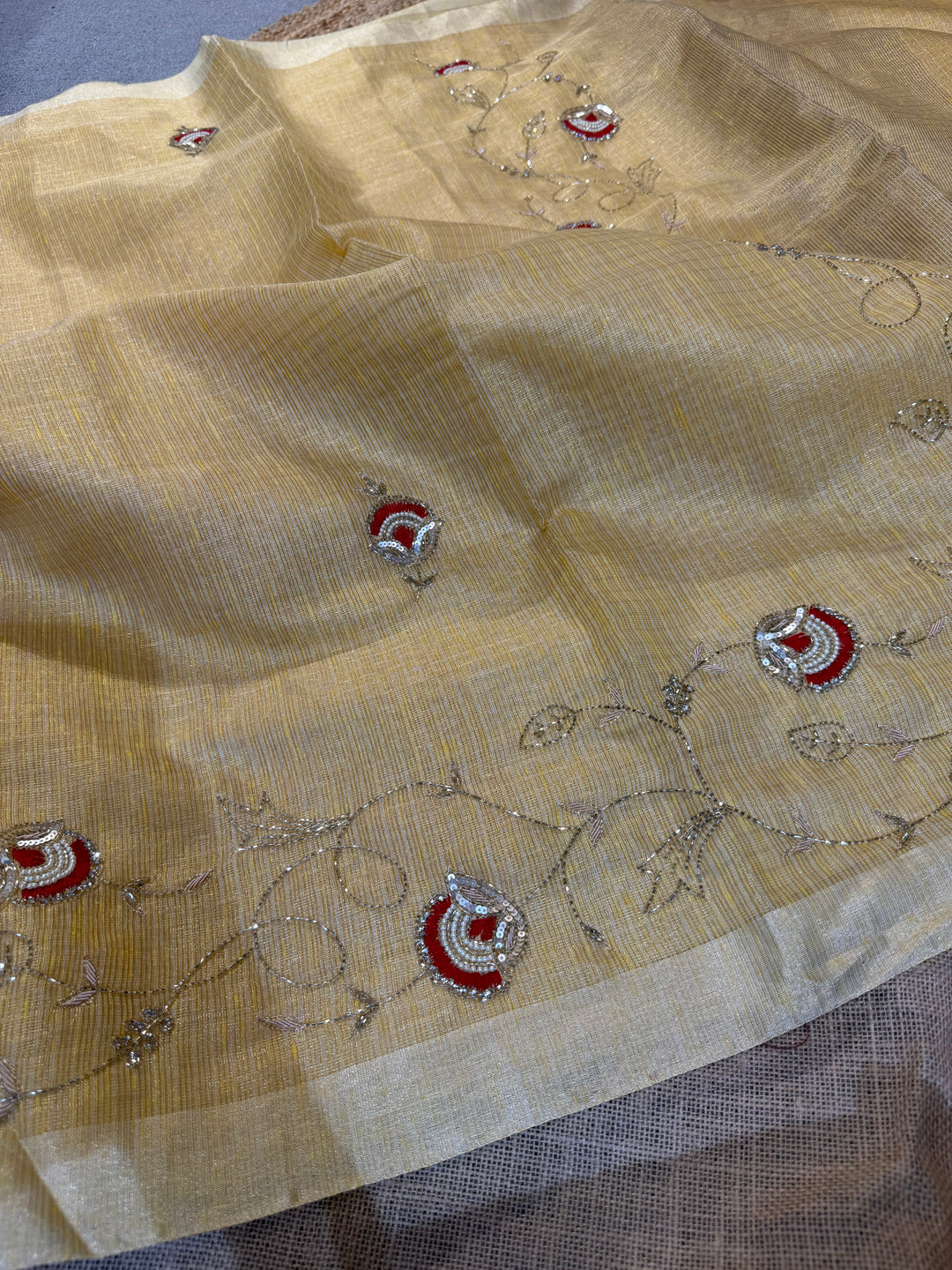 FAHIDA-TISSUE LINEN HANDWORK