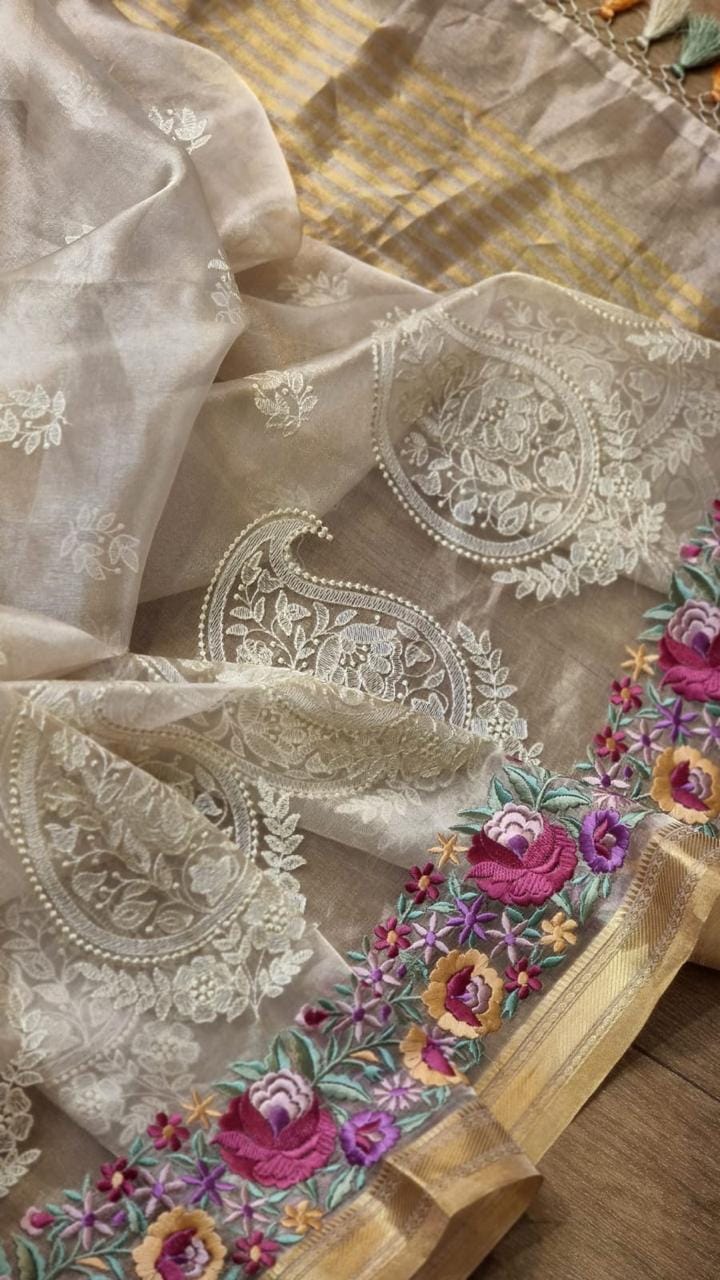 GULBAHAR-GOLD embroidery detail