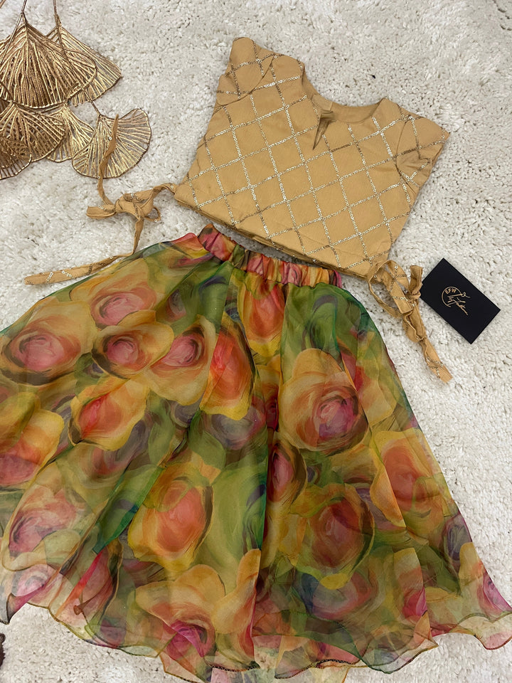 LIL -  Aaralyn Petal Whirl