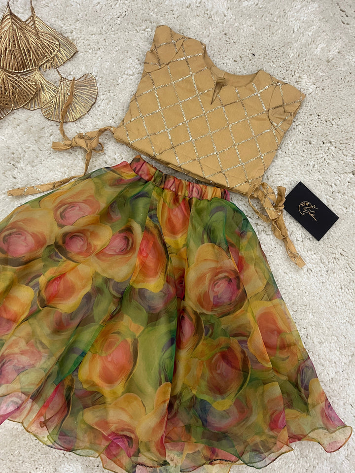 LIL -  Aaralyn Petal Whirl