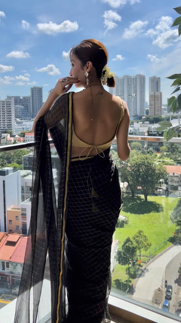 THE GOLD -SLEEVELESS BLOUSE